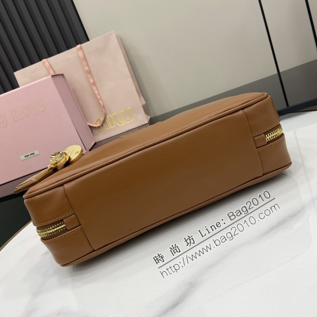 MIU MIU專櫃繆繆最新款Beau手袋原廠皮手提肩背包 jh2746型號：5BB173